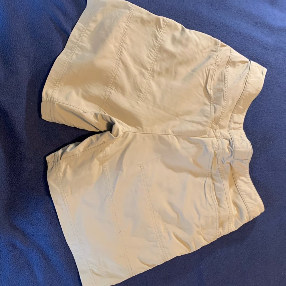 Shorts - Picture 2 of 3